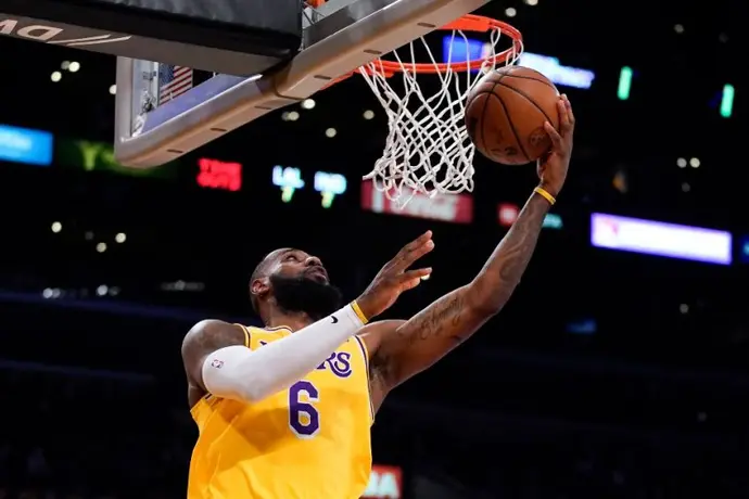 NBA: LeBron James, baja indefinida de los Lakers por lesión de rodilla