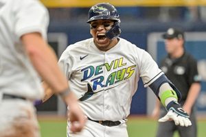 Isaac Paredes: Conectó cuadrangular y hit del triunfo de los Rays ante Pirates
