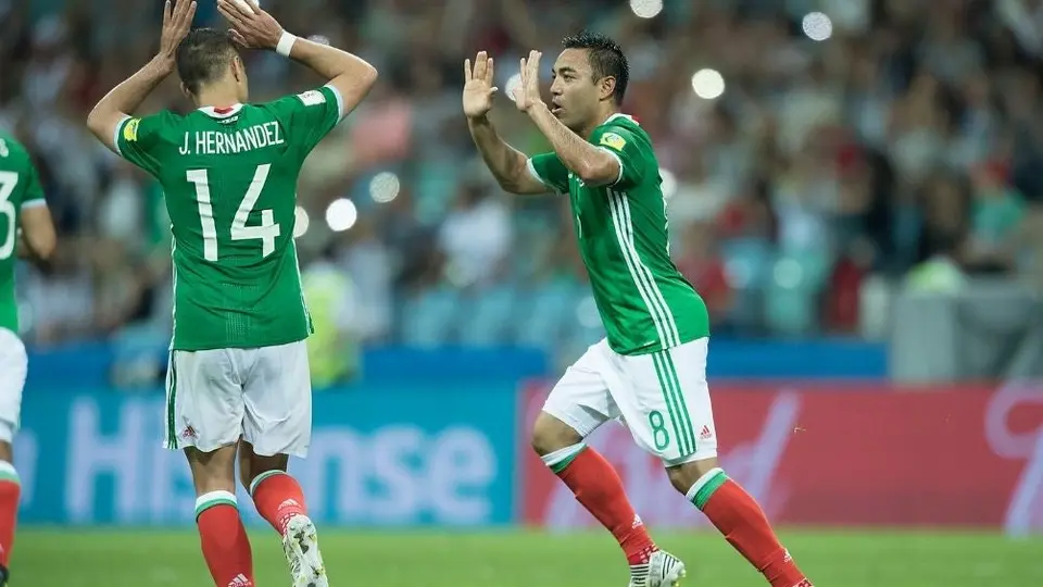 Chicharito Hernández: Marco Fabián espera que Martino no se arrepienta de no convocar a CH14