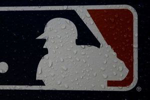 MLB y Sindicato de Jugadores continuarán negociaciones en día límite impuesto por dueños
