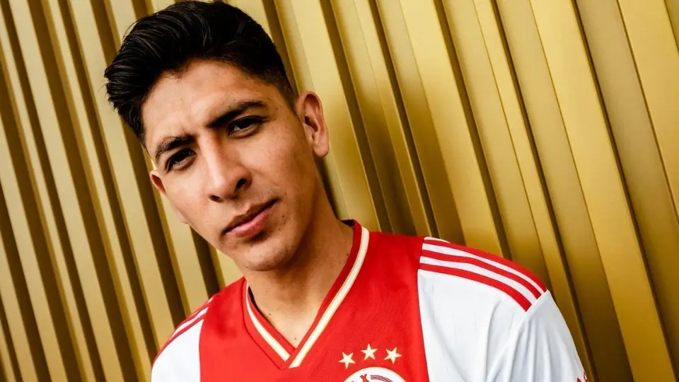 Edson Álvarez: Ajax presentó su nuevo uniforme para la temporada 2022-23