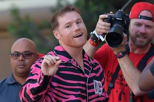 Canelo Álvarez: Decidirá si se enfrenta a Golovkin o Bivol esta semana