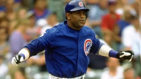 Sammy Sosa es investigado por corrupción administrativa