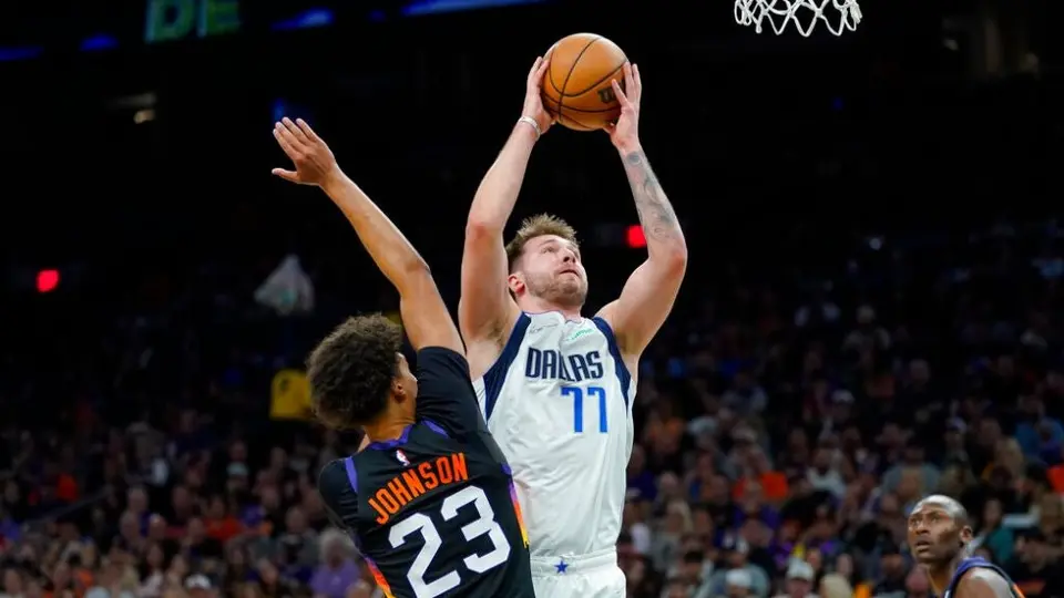 NBA: Mavericks aplastaron a Suns y se metieron a la Final de Conferencia