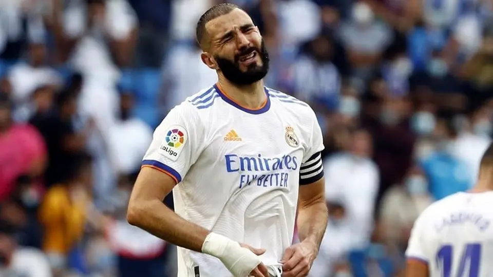 Real Madrid vs Barcelona: Karim Benzema se perderá el Clásico español por lesión