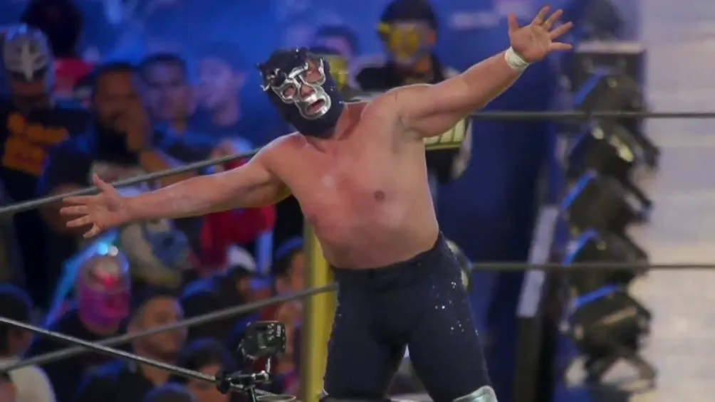Blue Demon Jr. salvó la mascara | LUCHALIBREAAA.COM