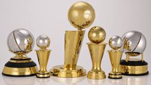 NBA: Presentó trofeos en honor a Bird y Magic para los MVP de las Conferencias Este y Oeste