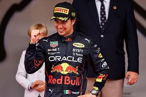 Helmut Marko sobre Checo Pérez: ‘Jamás había estado tan fuerte, está encendido’