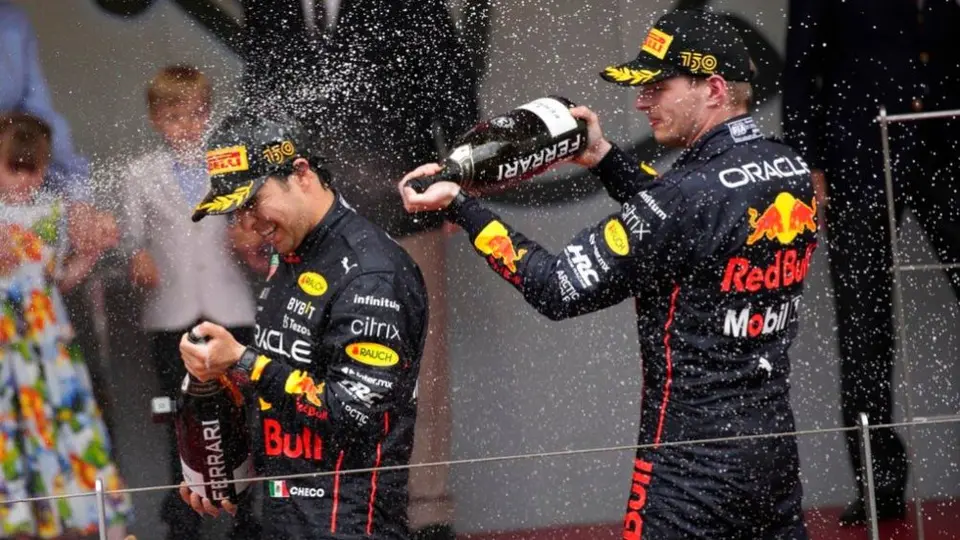 Checo Pérez: Papá de Max Verstappen se quejó por poca ayuda de Red Bull a su hijo