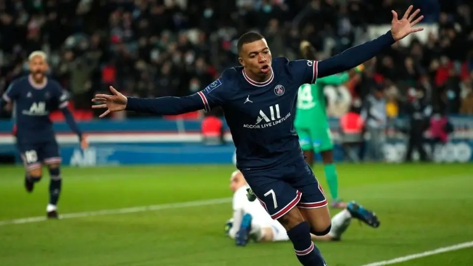 Mbappé: PSG le ofreció estratosférico sueldo para renovarlo; informó prensa francesa