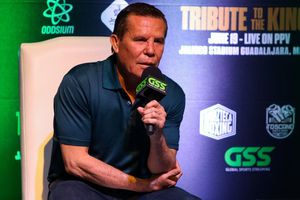 Julio César Chávez: Publicó su primera fotografía del año junto al Canelo Álvarez