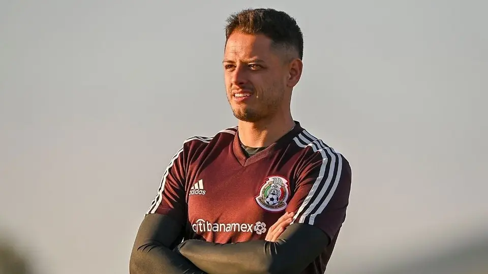 Efraín Flores sobre ausencia de Chicharito del Tri: 'Alguien tendrá que doblar las manos'