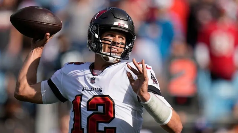 Tom Brady y Bucaneers 'aplastaron' a Panthers y son campeones de la NFC Sur