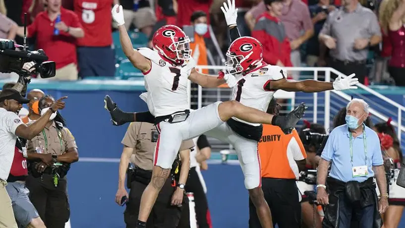 NCAAF: Georgia 'aplastó' a Michigan en el Orange Bowl y disputará el Título