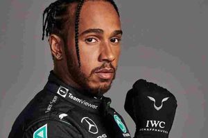 Marko: ‘La edad de Hamilton entrará en juego, no continuará por mucho’