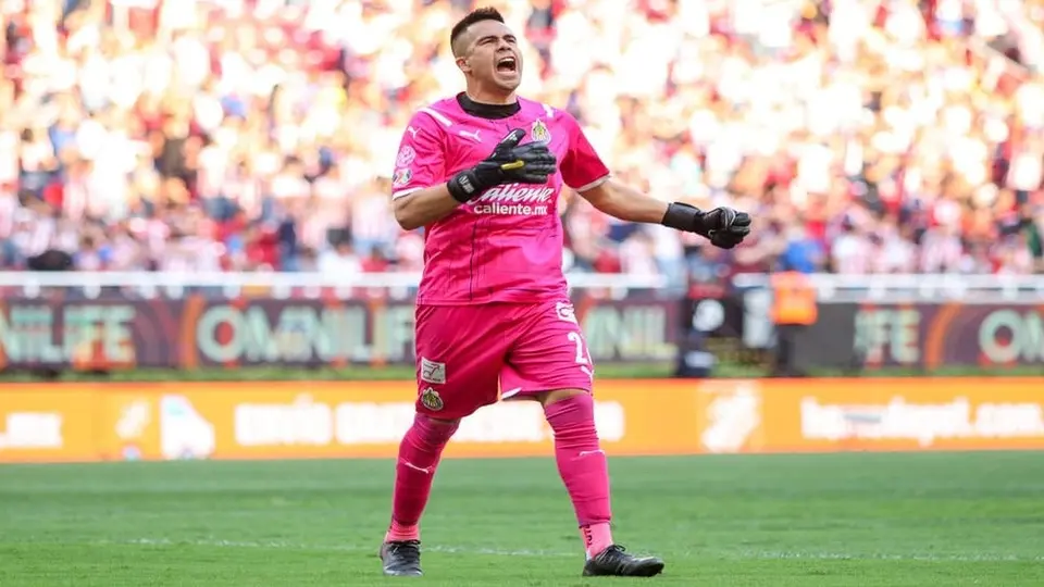 Wacho Jiménez tras obtener la titularidad en Chivas: “Ahora se me está regresando todo”