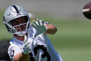NFL: Las Vegas Raiders extendieron contrato de Renfrow por 2 años