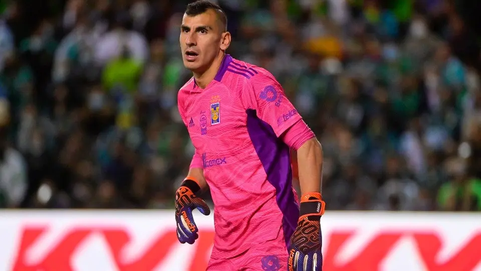 Nahuel Guzmán baila junto a su hermana en la espera de la Jornada 1