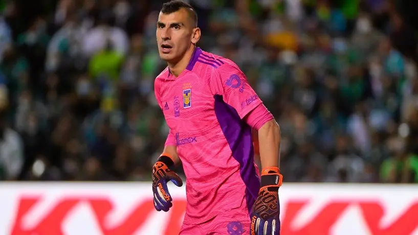 Nahuel Guzmán baila junto a su hermana en la espera de la Jornada 1