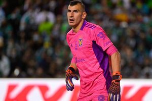 Nahuel Guzmán baila junto a su hermana en la espera de la Jornada 1