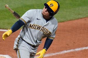 Luis Urías: Conectó cuadrangular por segundo día consecutivo