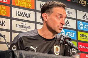 Diego Alonso sobre el Tri: 'No nos sentimos más o menos que nadie, respetamos a México'