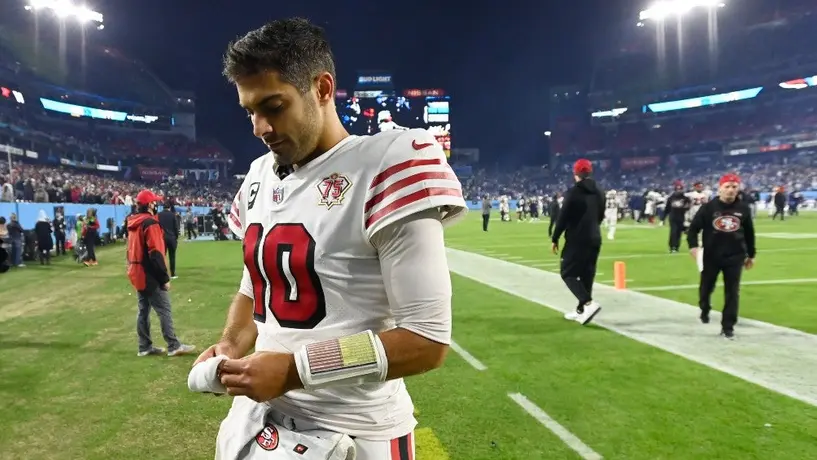 49ers: Garoppolo, en duda para enfrentar a Texans por una lesión en el pulgar