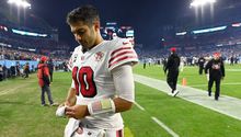 49ers: Garoppolo, en duda para enfrentar a Texans por una lesión en el pulgar