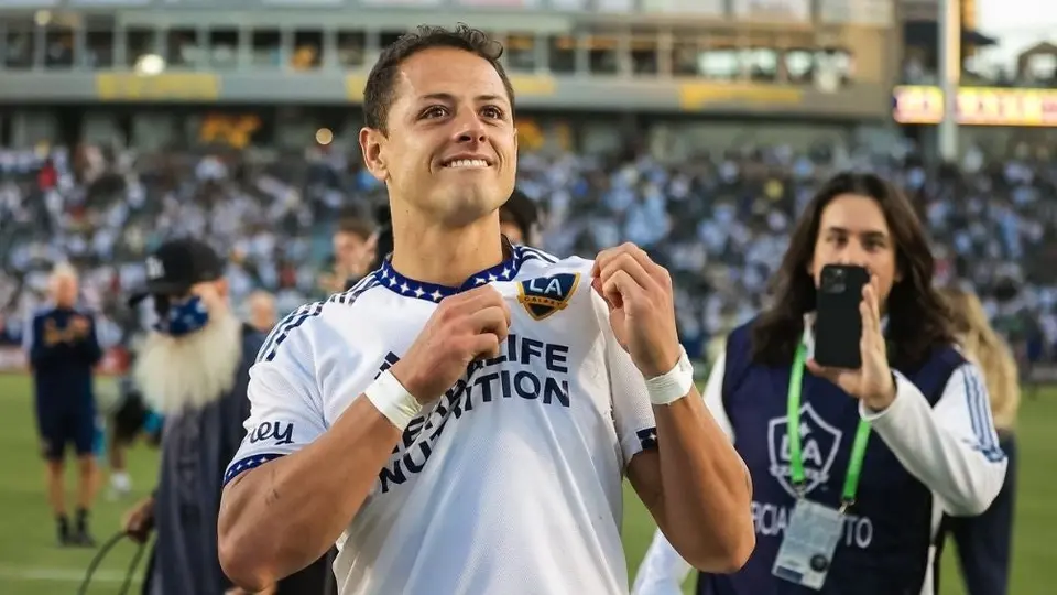 Chicharito Hernández: Cumplió el sueño de pequeño aficionado en su visita al Chicago