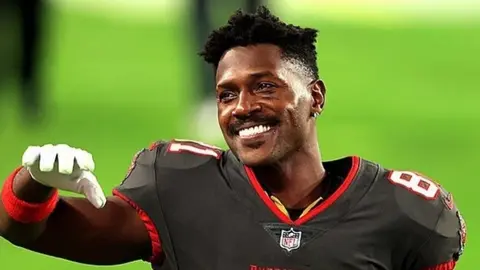 Antonio Brown envió polémico mensaje a los Buccaneers tras su eliminación