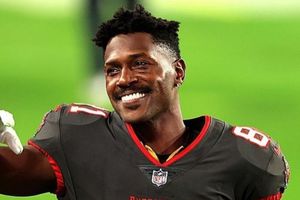 Antonio Brown envió polémico mensaje a los Buccaneers tras su eliminación