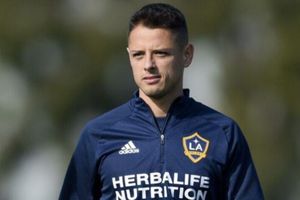 Chicharito sobre sus hijos: "Muero de ganas de compartir más con ellos"