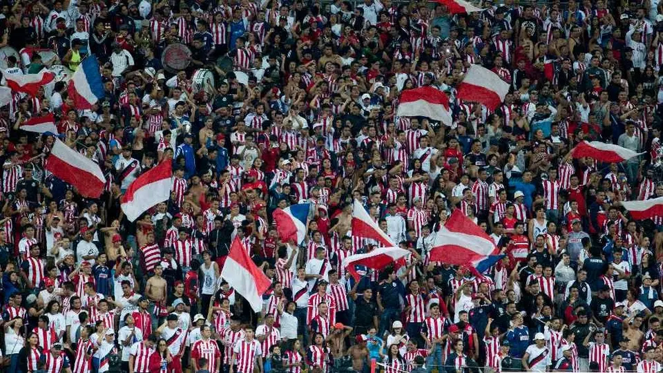 Chivas huyó de la manifestación de sus aficionados en Valle Verde