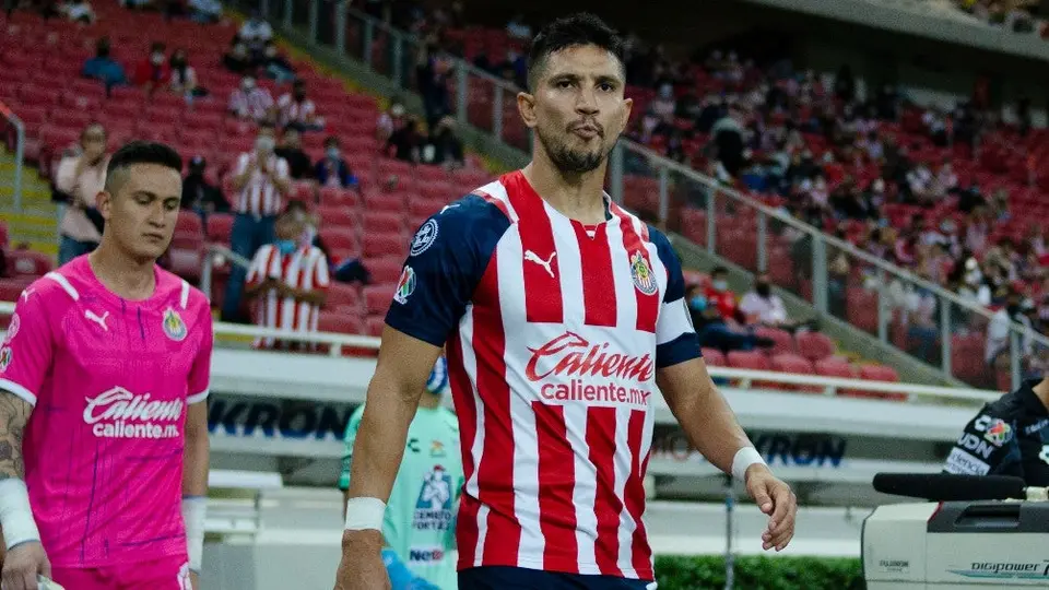 Chivas: Jesús Molina, baja lo que resta de torneo por una rotura de ligamento cruzado