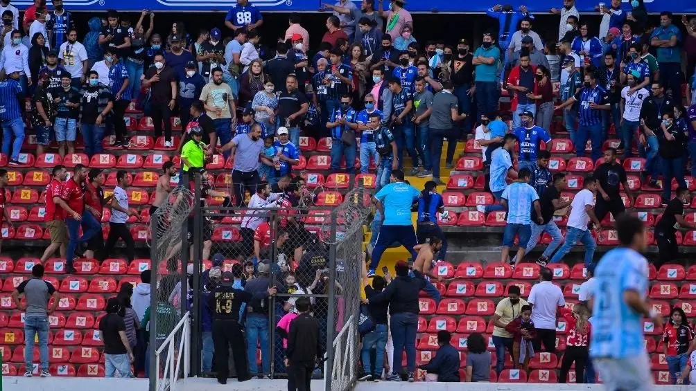 Incidentes en el Querétaro vs Atlas | IMAGO7