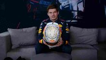 F1: Max Verstappen presentó su nuevo casco para la temporada 2022