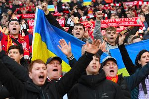 Aficionados del Liverpool dedicaron 'You'll Never Walk Alone' a Ucrania