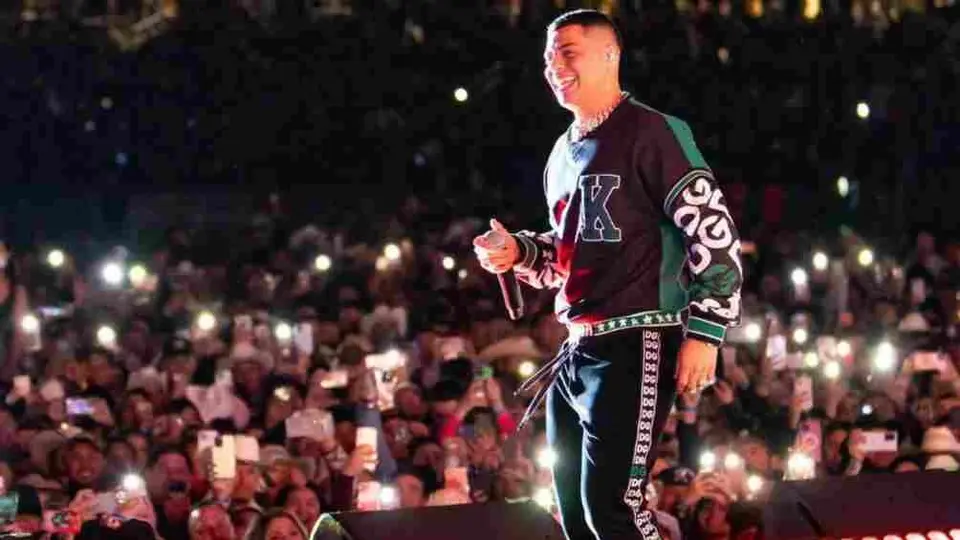 Eduin Caz, vocalista de Grupo Firme, hospitalizado de emergencia; se desconoce la causa