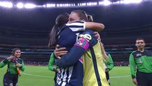 Janelly Farías y Rebeca Bernal protagonizaron emotivo abrazo previo al América vs Rayadas
