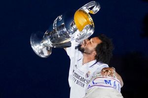 Video: Aficionado le da 'cariñosa' felicitación a Marcelo tras ganar la Champions League
