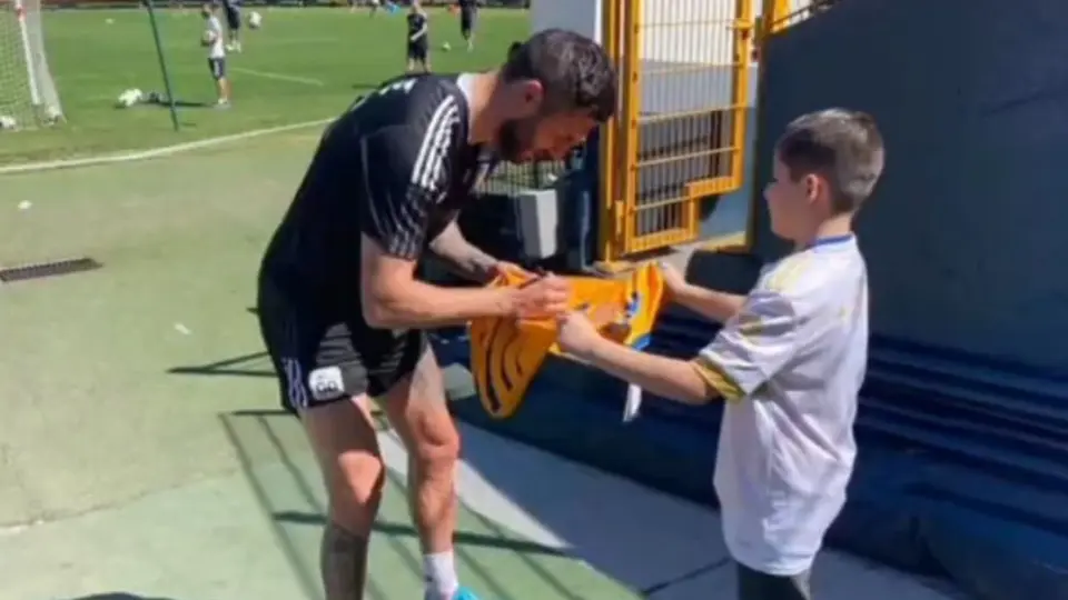 Tigres: Gignac cumplió el sueño de Iker, niño al que le quitaron cartel en el Universitario