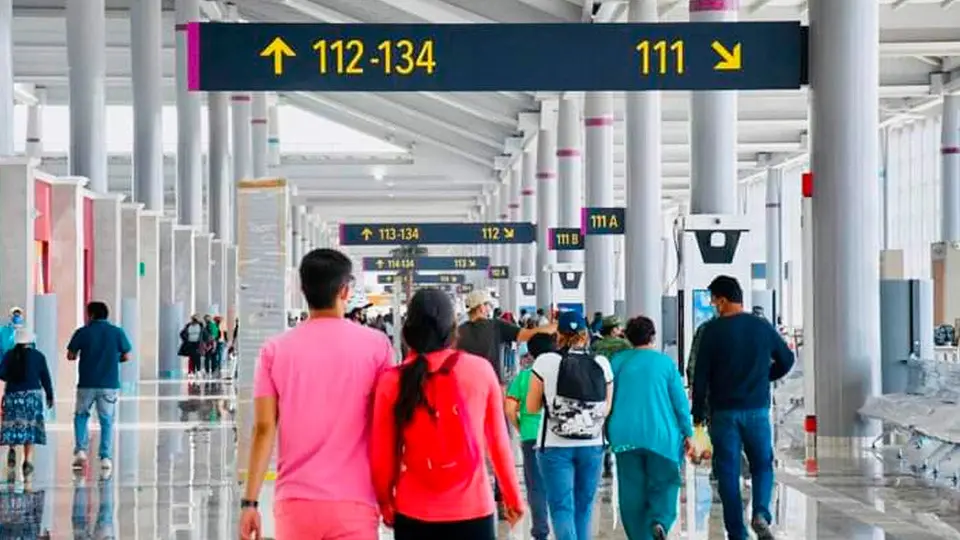 AIFA: Despega primer vuelo comercial en Aeropuerto Internacional Felipe Ángeles