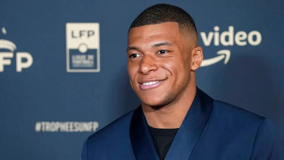 Mbappé: Se queda en el PSG y le dice no al Real Madrid; informan medios europeos
