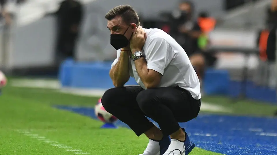 Necaxa hizo oficial la salida de Pablo Guede de la dirección técnica
