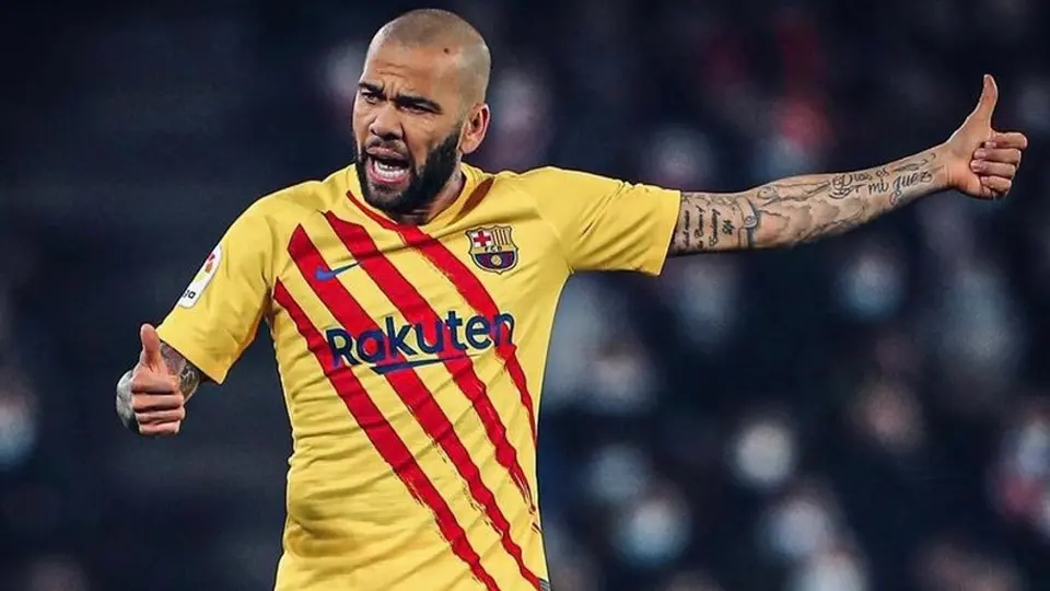 Barcelona: El Barça informó a Dani Alves que no está en planes de renovación