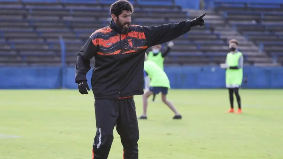Loco Abreu: Dejó de ser entrenador del Always Ready boliviano