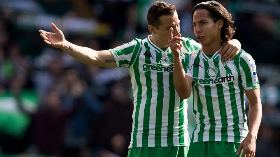 Lainez y Guardado se perderán los Cuartos de Final de la Copa del Rey por convocatoria del Tri