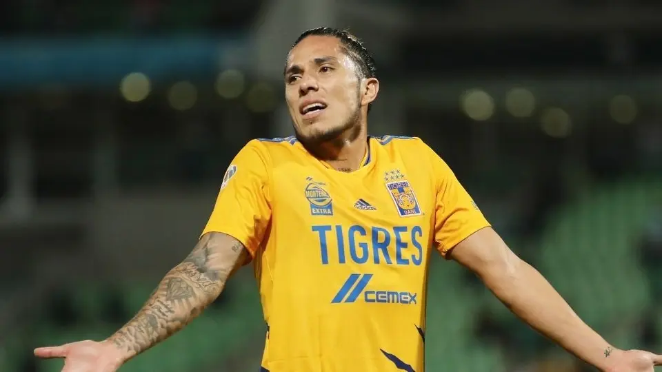 Tigres: Carlos Salcedo anunció que tiene Covid-19