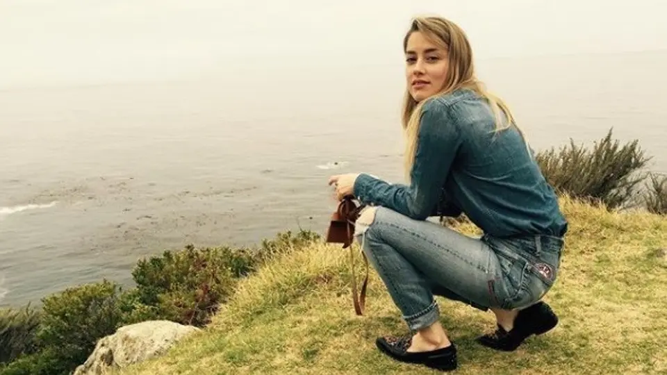 Amber Heard escribirá un libro para contar su verdad y saldar su deuda con Johnny Deep