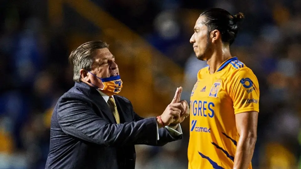 Tigres: Carlos Salcedo ya no será considerado por Miguel Herrera; lo da por perdido